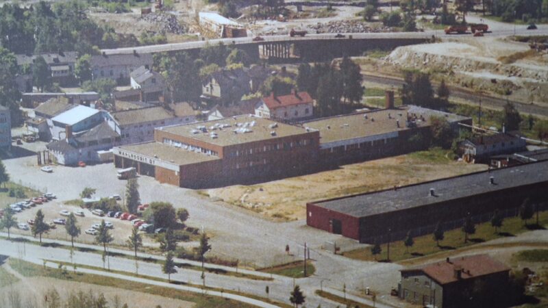 O'JES rakennus vuodesta 1959, kuva vuodelta 1972